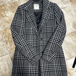 PENDING Abercrombie & Fitch Black and Gray Plaid Single-Breasted Trench Coat